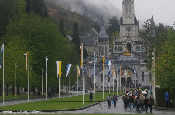 Lourdes2